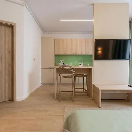 Lotus Mamaia